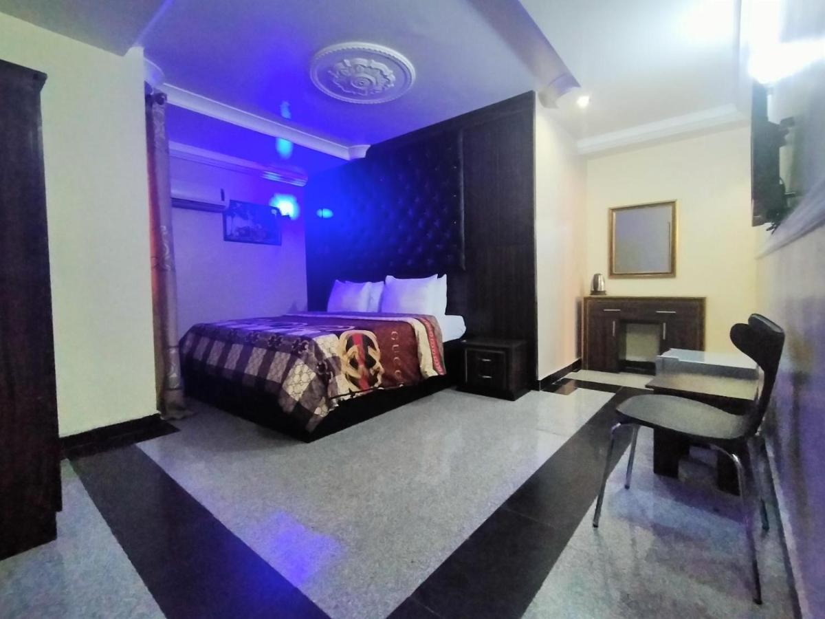 Pameec Luxury Suites Utako Jabi Exterior foto